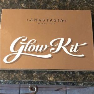 Anastasia Beverly Hills Makeup - Anastasia Beverly Hills Ultimate Glow Kit Anastasia Beverly Hills Makeup - Anastasia Beverly Hills Ultimate Glow Kit